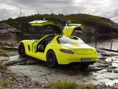 遊戲Mercedes-Benz SLS E-Cell Puzzle在線