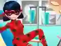 遊戲Dotted Girl Ambulance For Superhero在線