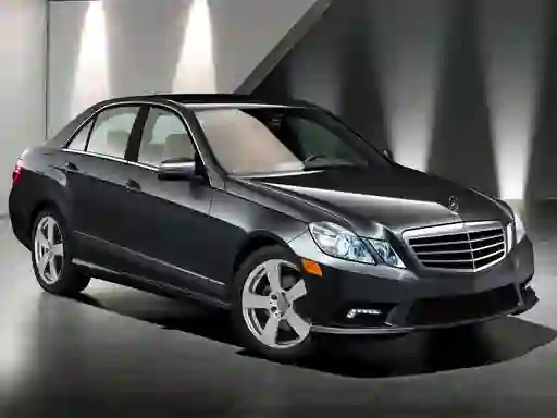 遊戲E-Class Sedan Puzz在線