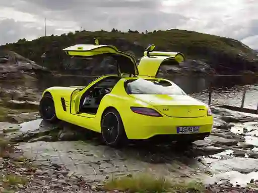 遊戲Mercedes-Benz SLS E-Cell Puzzle在線